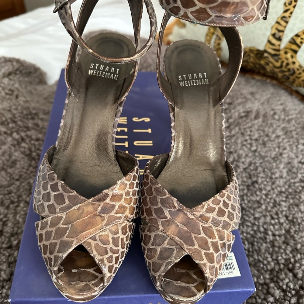 Stuart Weitzman mushroom snake printed platform peep toe shoes.